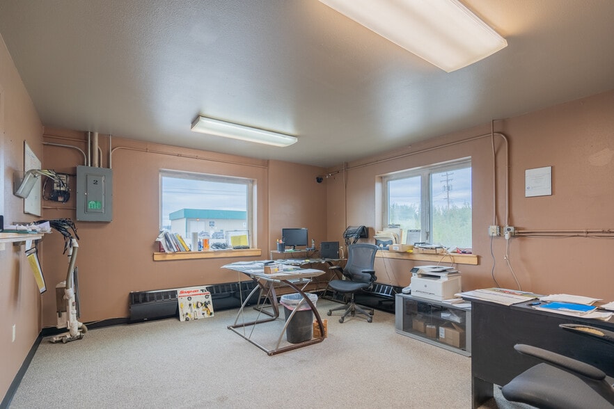 More Photos Of 1285 Queens Way, Fairbanks Warehouse For Sale