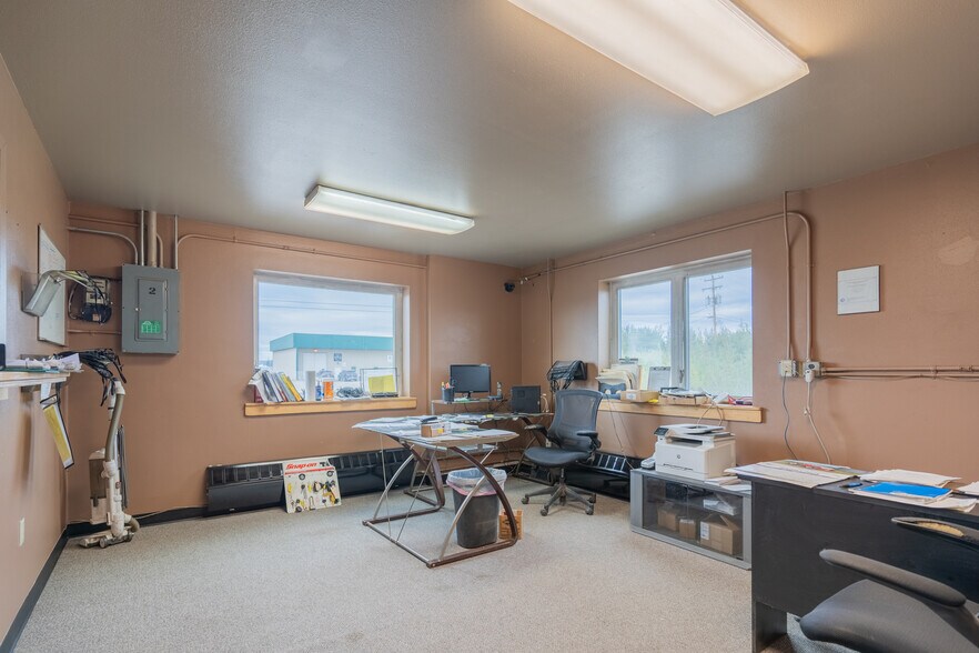 More Photos Of 1285 Queens Way, Fairbanks Warehouse For Sale
