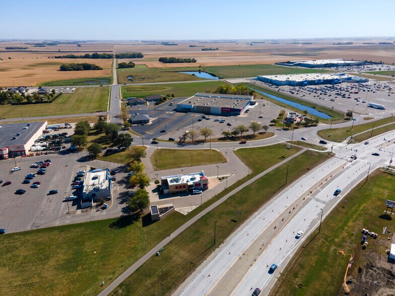 More Photos Of 1201 Susan Dr, Marshall Fast Food For Sale