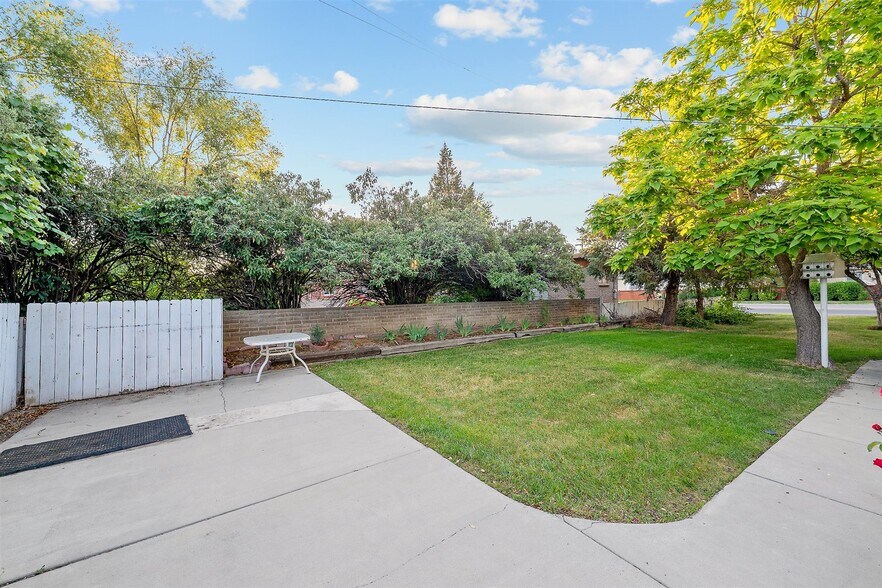 More Photos Of 1106 E 4500 S, Millcreek Office Residential For Sale