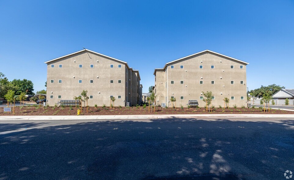 More Photos Of 2531 W Rumble Rd, Modesto Apartments For Sale