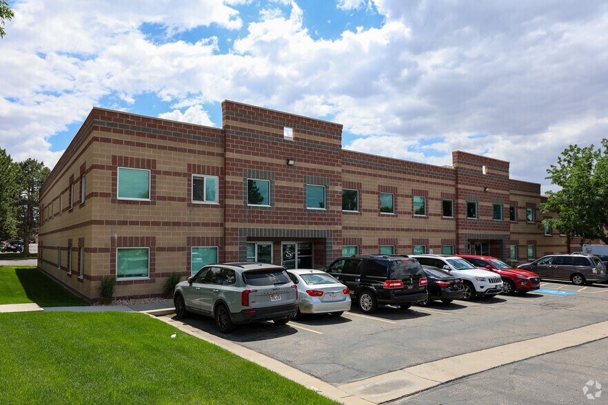More Photos Of 461-489 W Parkland Dr, Sandy Warehouse For Lease