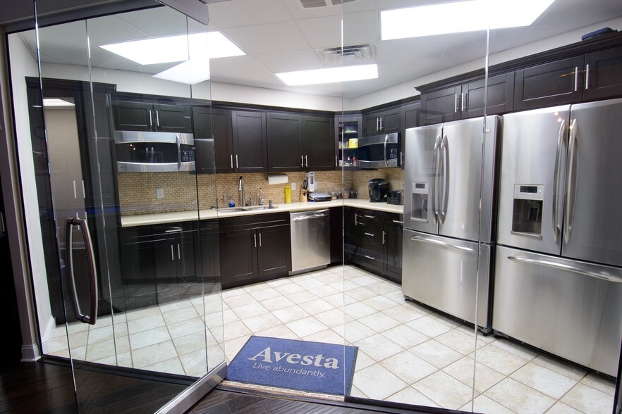 More Photos Of 5118 N 56th St, Tampa Office For Lease