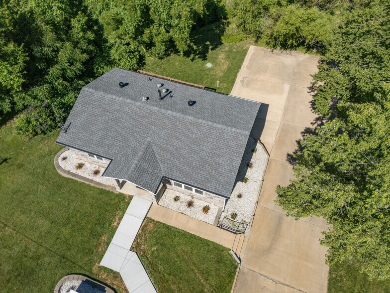 More Photos Of 535 Elm St, Hillsboro Office For Sale