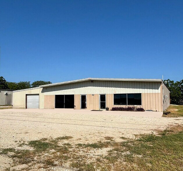 More Photos Of 5440 TX-123 Bypass South, Seguin Warehouse For Lease