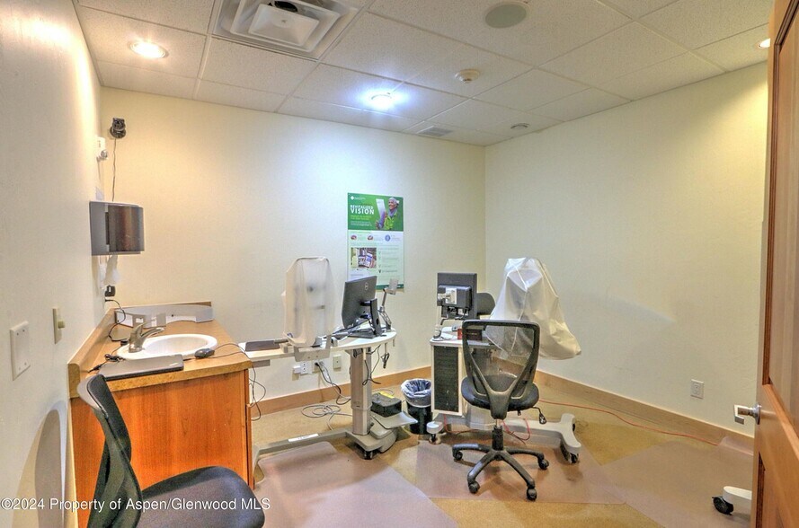 More Photos Of 1607 Grand Ave, Glenwood Springs Loft Creative Space For Sale