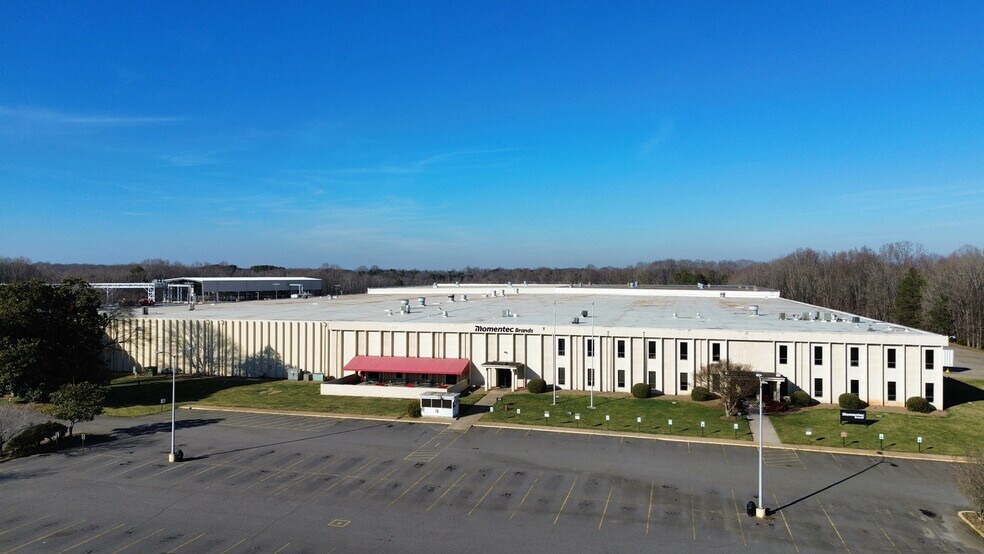 Primary Photo Of 111 Badger Ln, Statesville Distribution For Lease