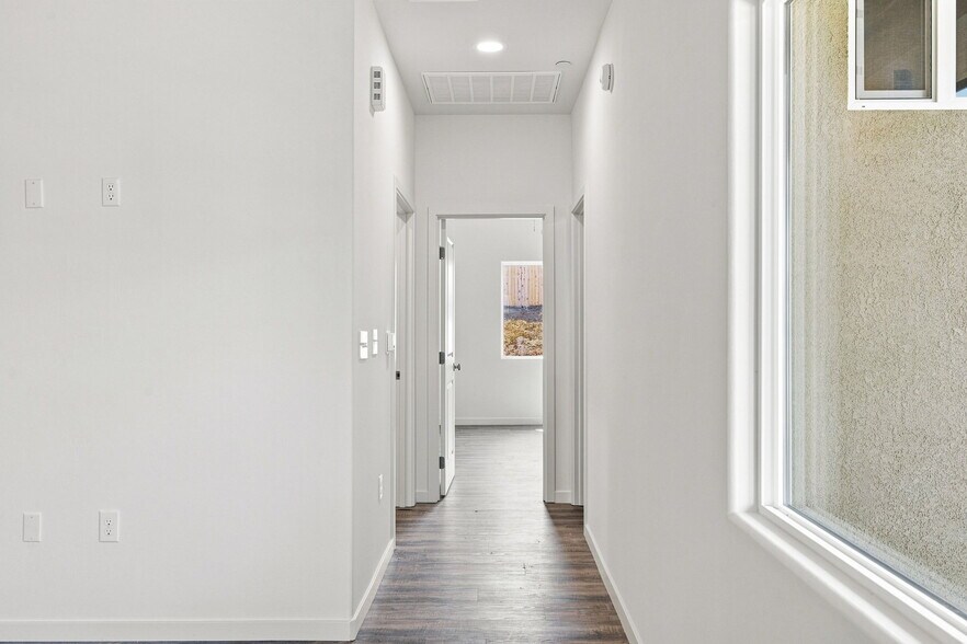 More Photos Of 9121 Prometheus Dr, Bakersfield Apartments For Sale