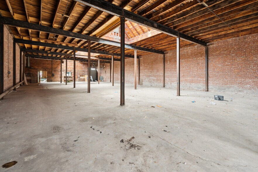 More Photos Of 10-28 N Guthrie Ave, Tulsa Manufacturing For Sale