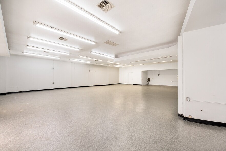 More Photos Of 1941 Atlantic Ave, Long Beach Convenience Store For Sale