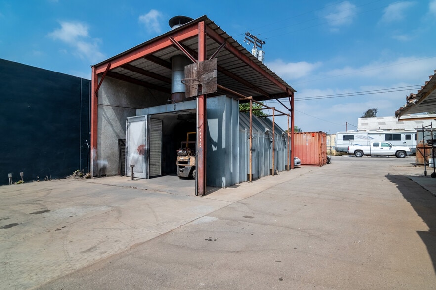 More Photos Of 11428 Fleetwood St, Sun Valley Warehouse For Sale