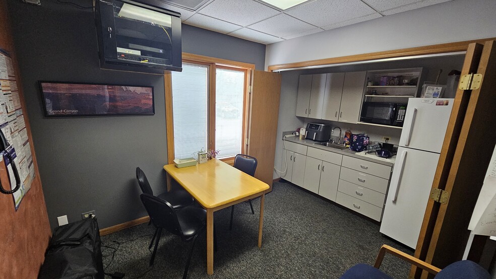 More Photos Of 17236 Harlem Ave, Tinley Park Office For Sale
