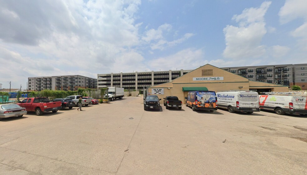 More Photos Of 201-217 Industrial Blvd, Austin Warehouse For Lease
