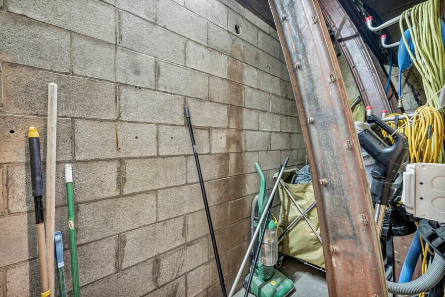 More Photos Of 1025 E Fifth Ave, Columbus Warehouse For Lease