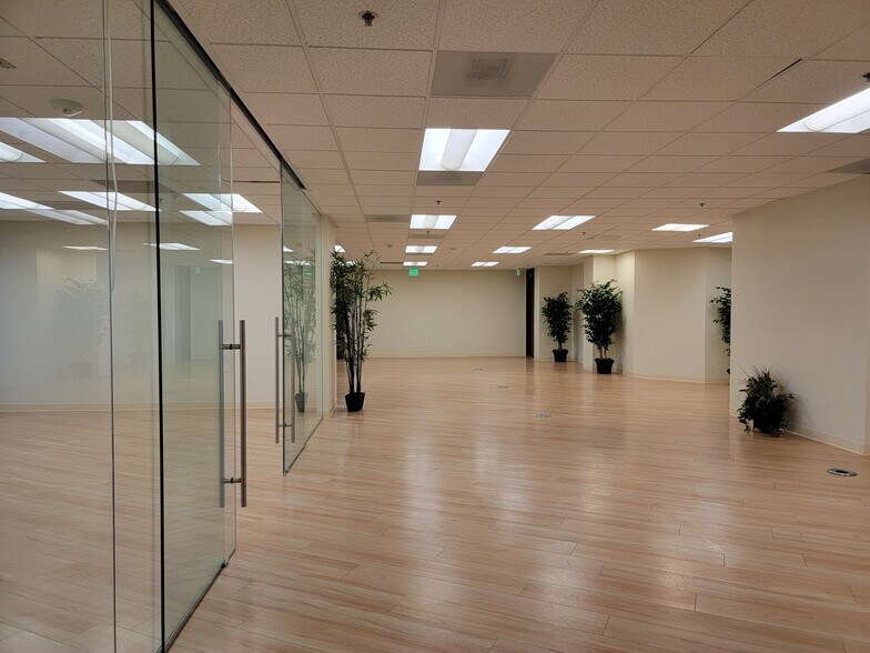 More Photos Of 3281 E Guasti Rd, Ontario Unknown For Lease