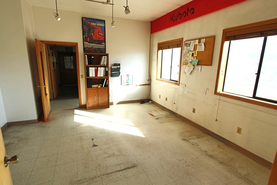 More Photos Of 2765 US Highway 2 W, Kalispell Industrial For Sale