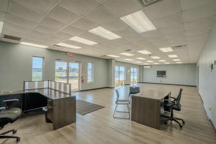 More Photos Of 804 Beltline Rd SW, Decatur Freestanding For Lease