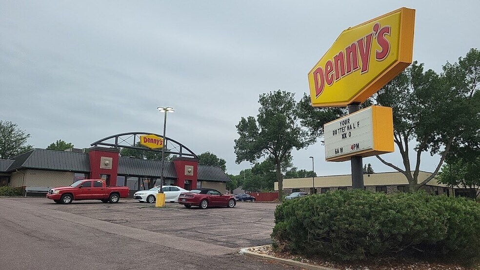 More Photos Of 4001 E 10th St, Sioux Falls Land For Lease