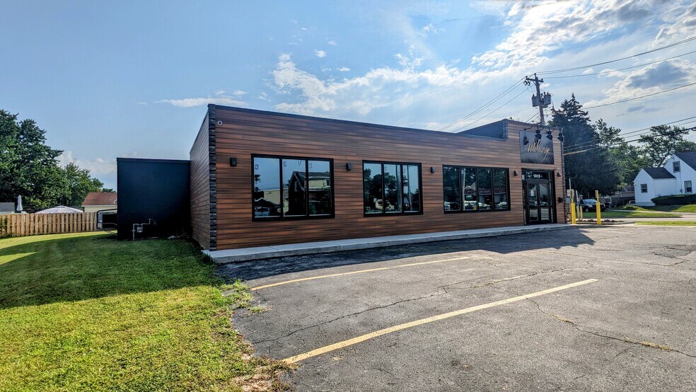 Primary Photo Of 1815 Eggert Rd, Buffalo Storefront For Sale