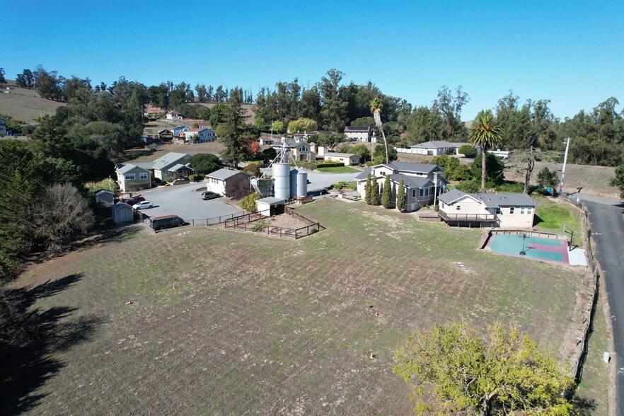 More Photos Of 365 Kuck Ln, Petaluma Specialty For Sale