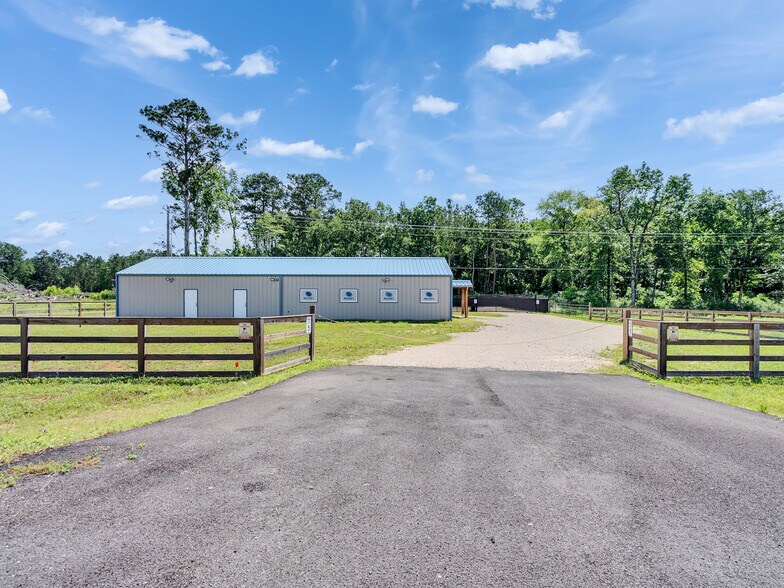 More Photos Of 11395 FM 2432 Rd, Willis Light Manufacturing For Sale