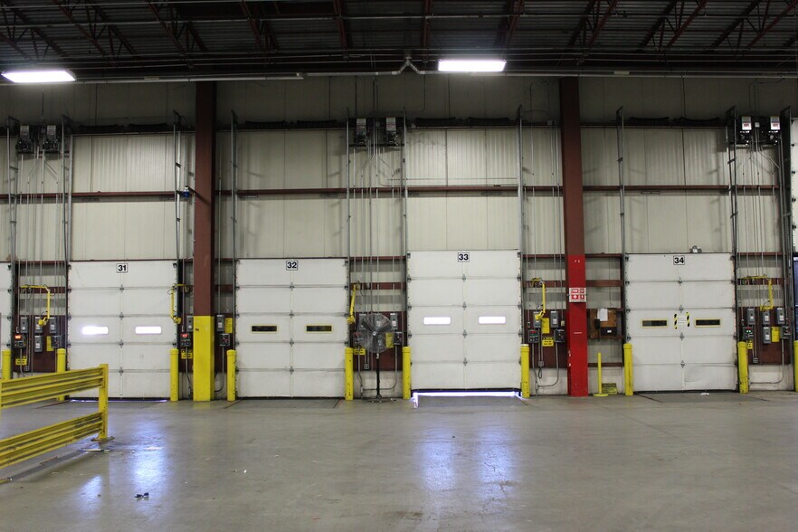 More Photos Of 208 Copper Top Ln NE, Cleveland Warehouse For Lease