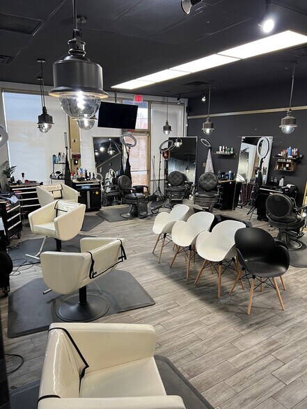 More Photos Of 3526 Zafarano Dr, Santa Fe Freestanding For Lease