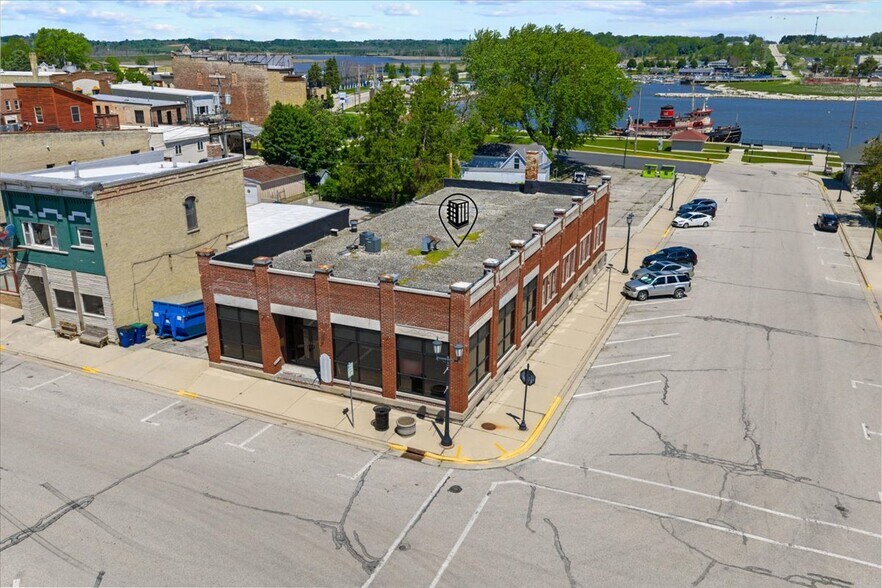 More Photos Of 203 Ellis St, Kewaunee Office For Sale