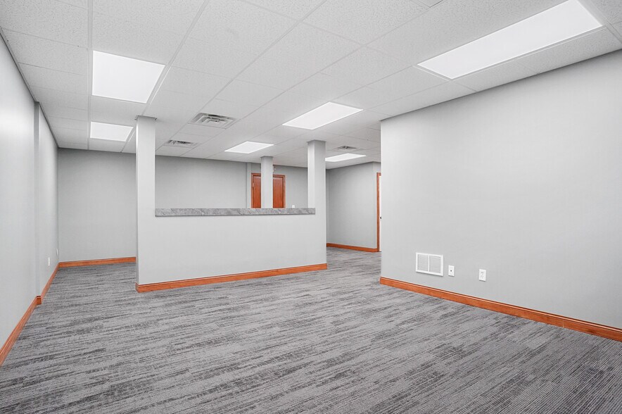 More Photos Of 1337 Commerce Dr, Stow Warehouse For Sale