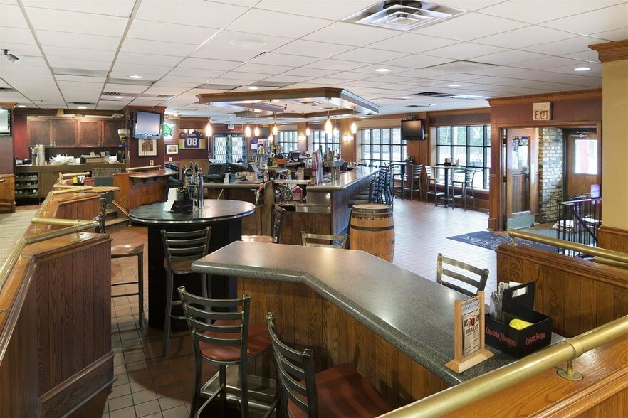 More Photos Of 301 Harrison St NE, Minneapolis Restaurant For Sale