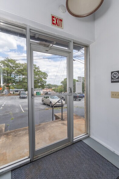 More Photos Of 210 N McDuffie St, Anderson Office For Sale