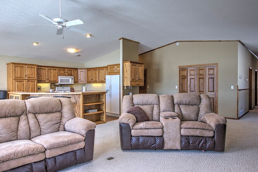More Photos Of 31886 County Road 3, Eagle Bend Showroom For Sale