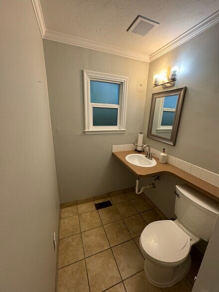 More Photos Of 150 S 600 E, Salt Lake City Office Residential For Lease