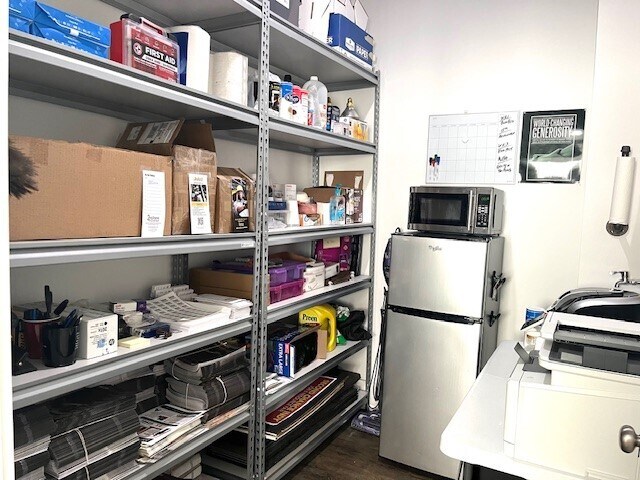 More Photos Of 241 W 38th St, Indianapolis Office Residential For Sale