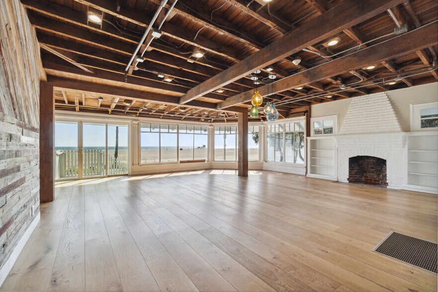 More Photos Of 523 Ocean Front Walk, Venice Storefront Retail Office For Lease