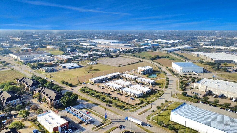 More Photos Of 830 Julie Rivers Dr, Sugar Land Unknown For Lease