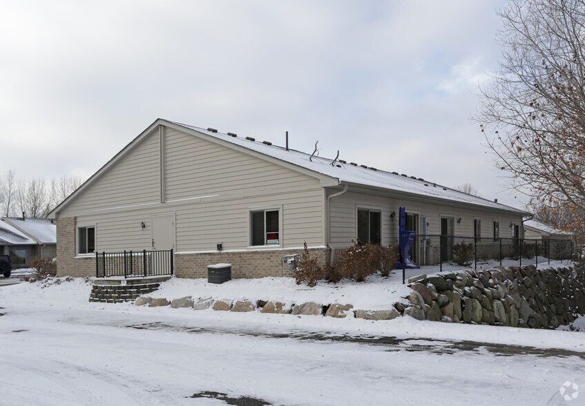 More Photos Of 8957-8961 Aztec Dr, Eden Prairie Office For Sale