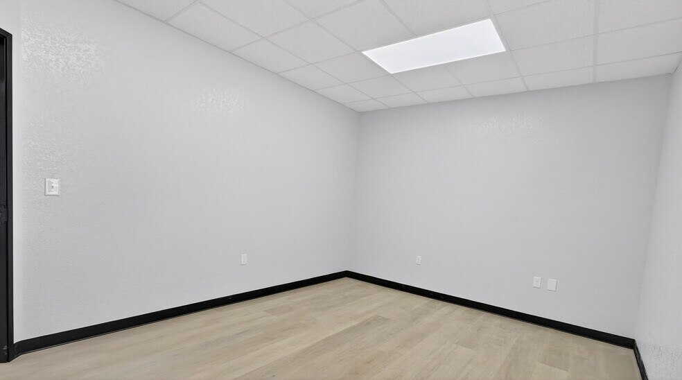 More Photos Of 16511 W Basin St, Odessa Industrial For Lease