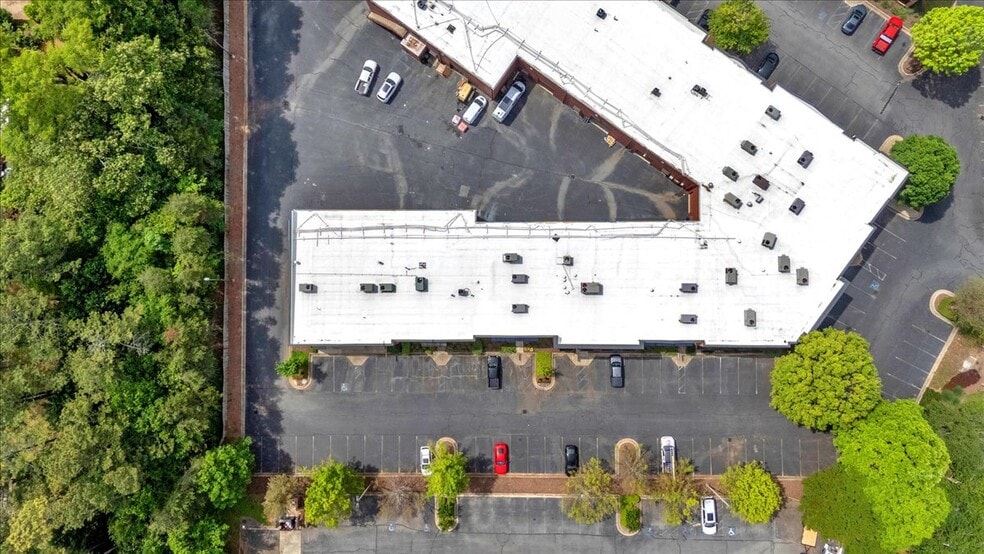 More Photos Of 1880 W Oak Pky, Marietta Light Distribution For Sale