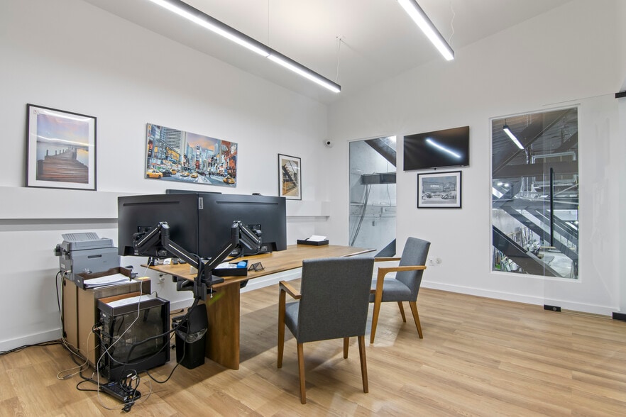 More Photos Of 390 Moffitt Blvd, Islip Warehouse For Sale