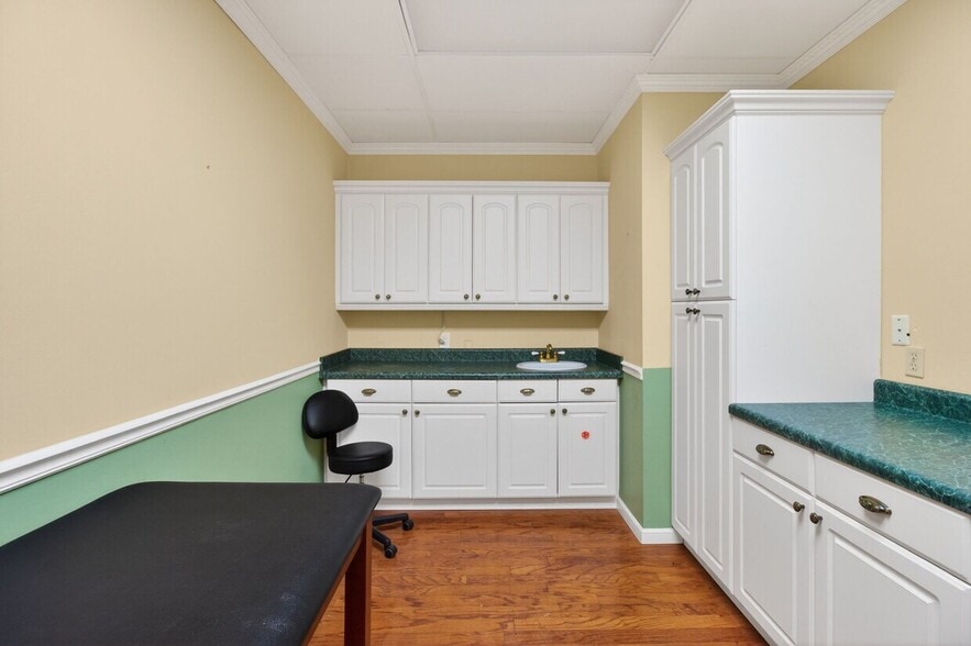 More Photos Of 2039 Indian Rocks Rd, Largo Medical For Sale