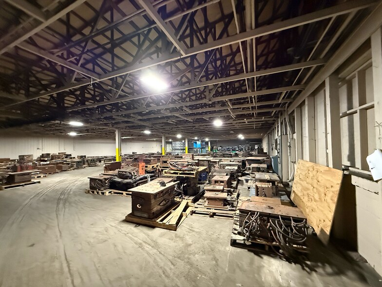 More Photos Of 403 S Jefferson St, Sturgis Manufacturing For Lease