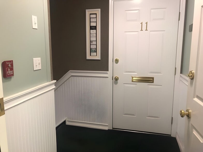 More Photos Of 16 Station Rd, Bellport Village Office Residential For Lease