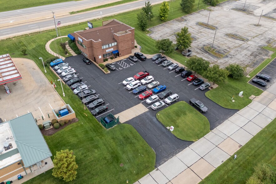 More Photos Of 1985 Bluestone Dr, Saint Charles Medical For Sale