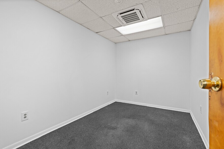 More Photos Of 75A New Brunswick Ave, Perth Amboy Office For Lease