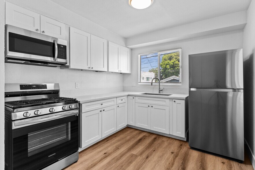 More Photos Of 1036 Saint Louis Ave, Long Beach Apartments For Sale