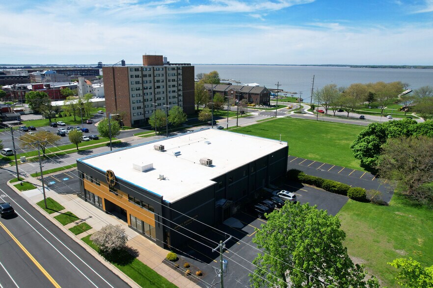 More Photos Of 419 E Market St, Sandusky Hotel For Sale