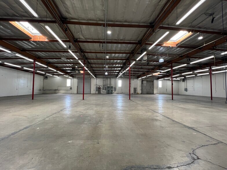 More Photos Of 9540 Cozycroft Ave, Chatsworth Manufacturing For Lease