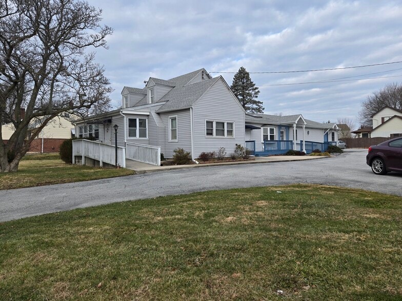 Primary Photo Of 1 Catherine St, New Castle Medical For Sale