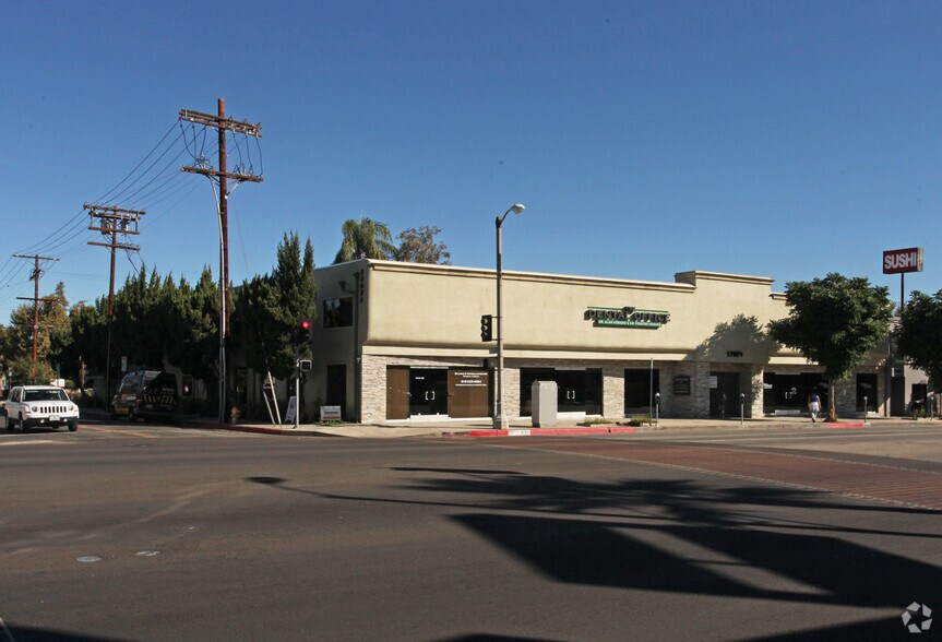 More Photos Of 17059-17071 Ventura Blvd, Encino Storefront Retail Office For Lease